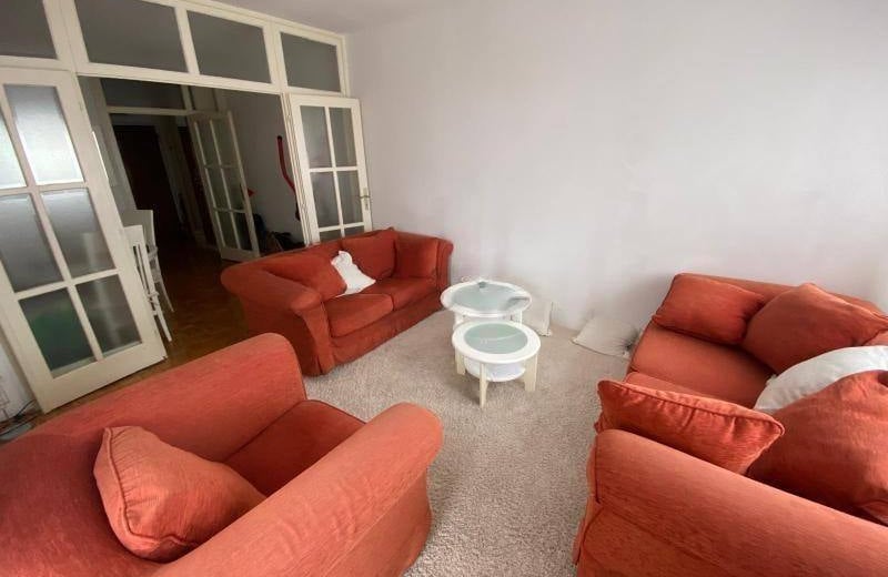 Alquiler de un apartamento amueblado y luminoso de 3 habitaciones, 65 m², Voždovac, Belgrado, Serbia