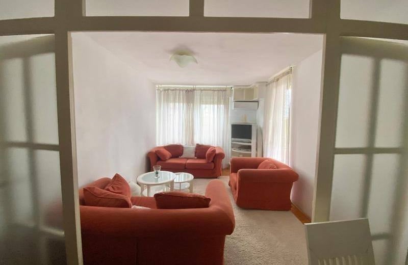 Alquiler de un apartamento amueblado y luminoso de 3 habitaciones, 65 m², Voždovac, Belgrado, Serbia