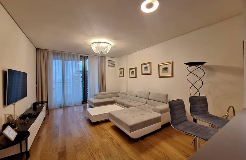 Alquiler de un apartamento amueblado de 3 habitaciones, 98 m², BW Residence, Belgrado, Serbia