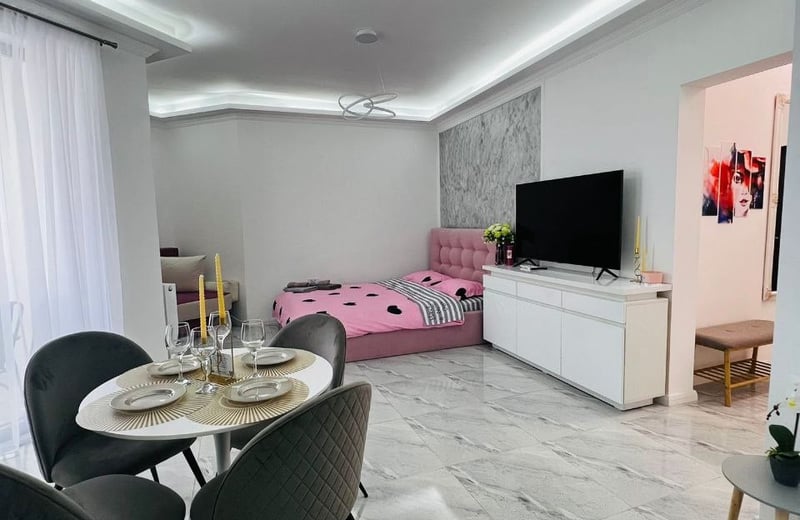 Alquiler de cómodos apartamentos de 1 habitación, 45 m², Mamaia, Constanța, Rumanía