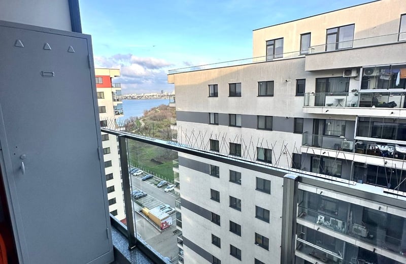 Аренда свежей, комфортной 2-комнатной квартиры напротив озера, Бухарест, 6-й сектор, Румыния