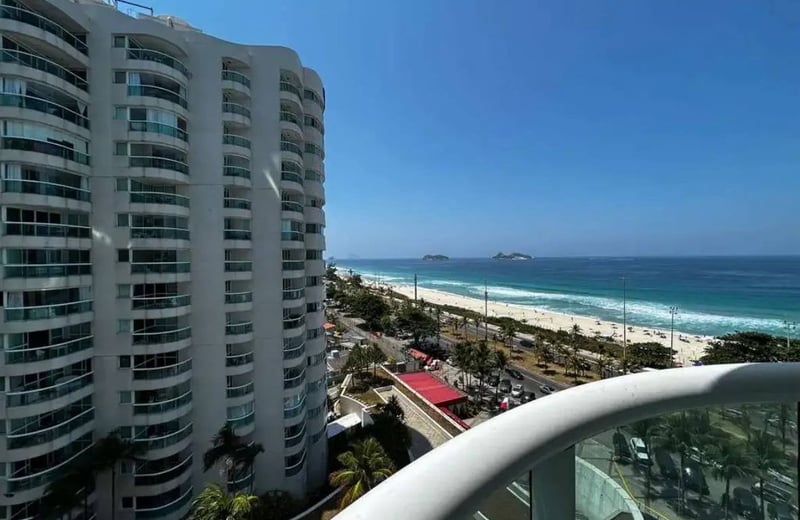 Alquiler de un elegante apartamento de 2 habitaciones con vistas al océano, 50 m², Barra da Tijuca, Río de Janeiro, Brasil
