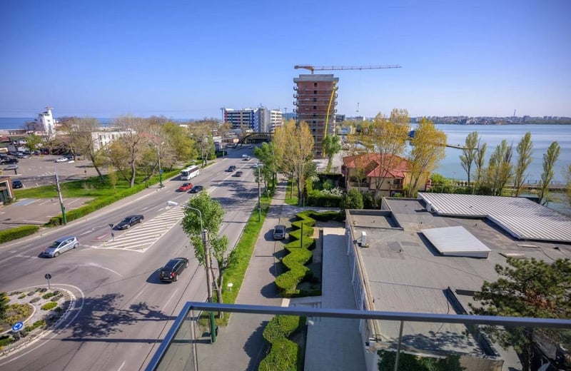 Rent of spacious, furnished 3-room apartments, 75 m², Mamaia, Constanța, Romania