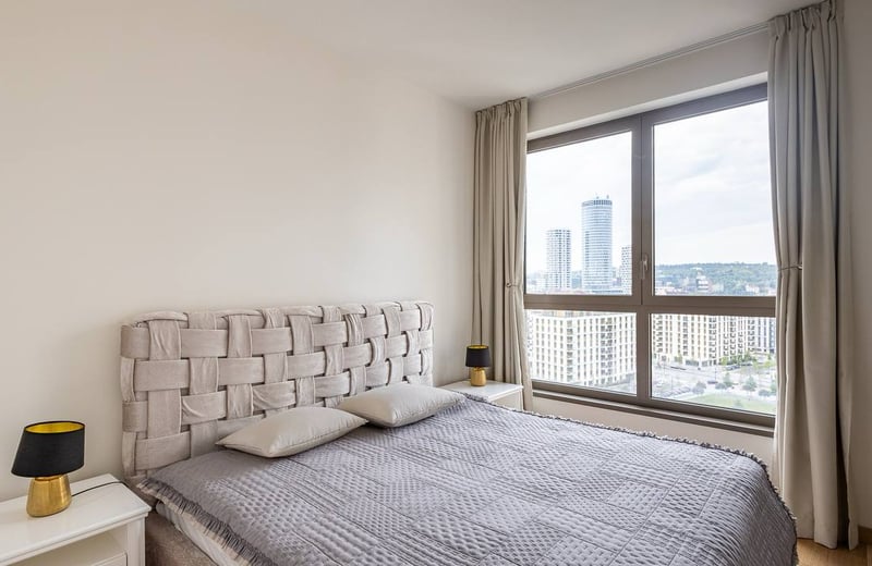 Alquiler de luminosos apartamentos amueblados de 3 habitaciones, 82 m², BW Aurora, Belgrado, Serbia