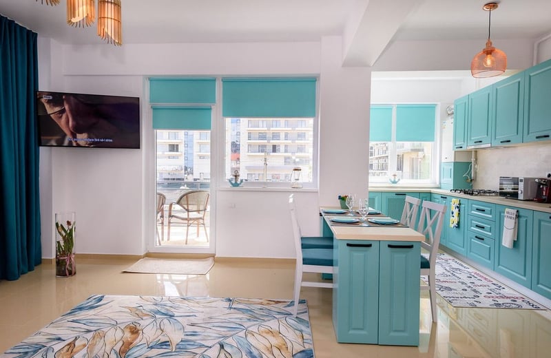 Rent of furnished 2-room apartments, 56 m², with sea view, Mamaia, Constanța, Romania