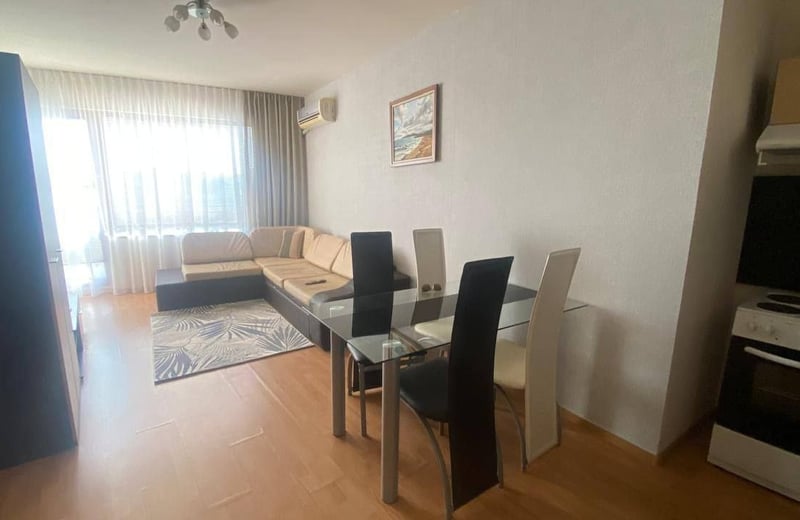 Rent of a comfortable 3-room apartment, Top Center, Varna, Bulgaria