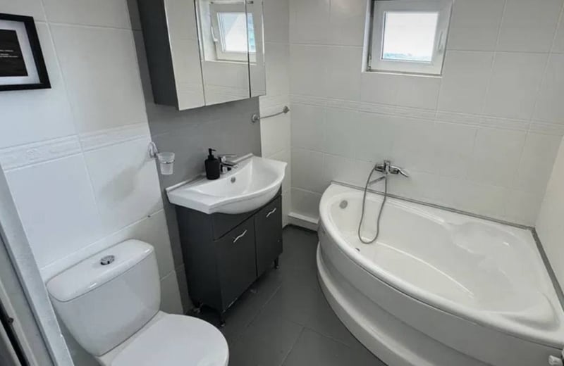 Rent of a comfortable, furnished 3-room apartment, 85 m², Faleza Nord, Constanța, Romania