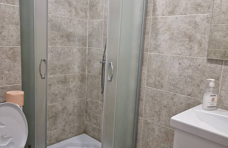 Alquiler de un apartamento confortable y amueblado de 3 habitaciones, Sector 6, Bucarest, Rumanía