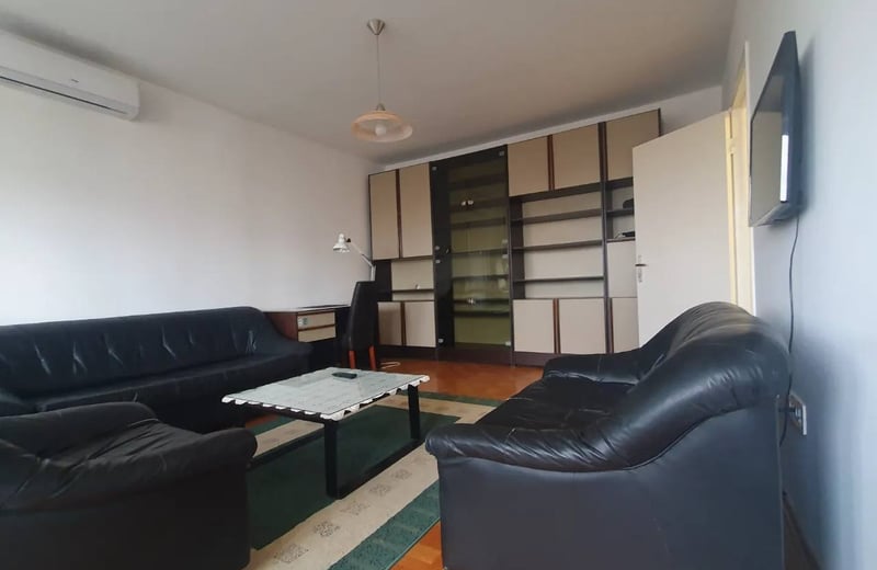 Alquiler de un apartamento cómodo y amueblado de 2 habitaciones, 59 m², Nuevo Belgrado, Serbia