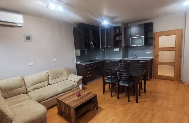 Alquiler de un apartamento cómodo y amueblado en una zona desarrollada, Varna, Bulgaria