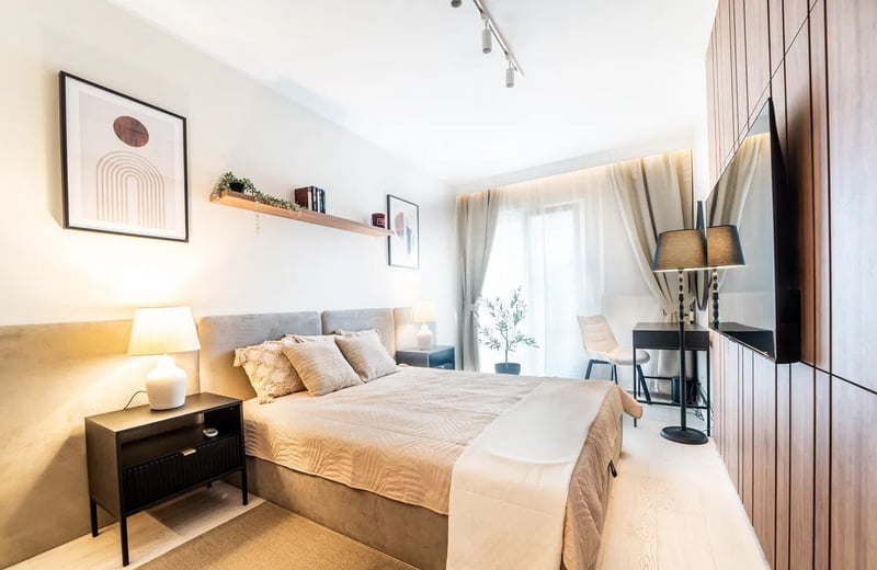 Alquiler de un apartamento elegante de tres habitaciones de 84 m² con balcón, distrito de Bronowice, Cracovia, Polonia