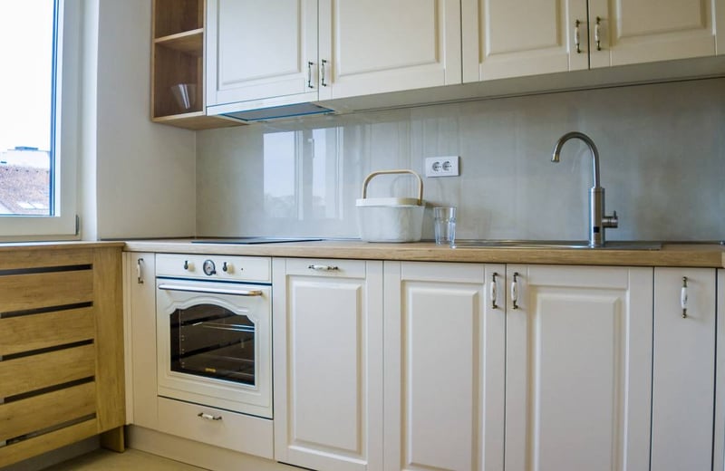 Alquiler de un apartamento luminoso de tres habitaciones de 60 m² con balcón, zona de Voždovac, Belgrado, Serbia