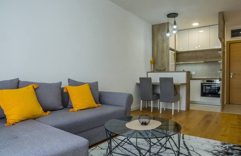 Alquiler de un apartamento de dos habitaciones de 40 m² con balcón, Belgrado, Serbia