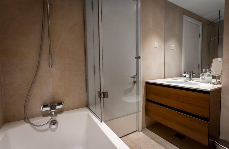 Alquiler de un apartamento espacioso de tres habitaciones de 120 m² en el complejo residencial premium BW Terraces, Belgrado, Serbia