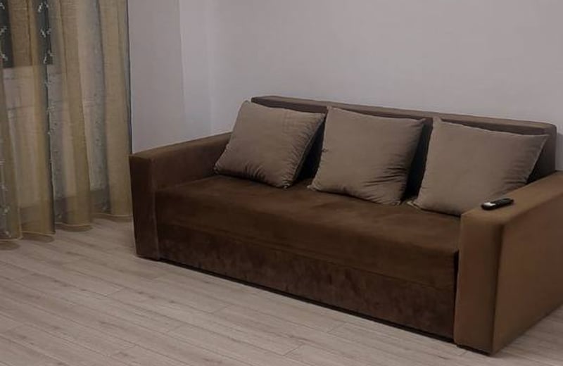 Alquiler de un apartamento amueblado de tres habitaciones con aire acondicionado, Sector 6, Bucarest, Rumanía