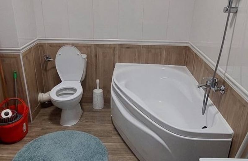 Alquiler de un apartamento amueblado de tres habitaciones con aire acondicionado, Sector 6, Bucarest, Rumanía