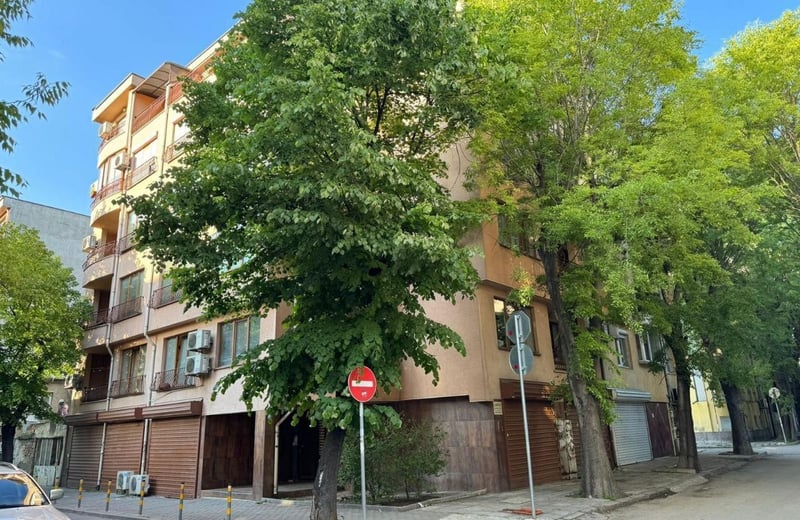 Rent of a bright two-room apartment in the center of Varna, Bulgaria