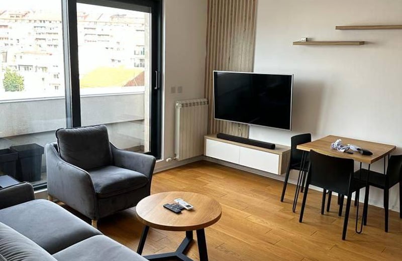 Location d’un appartement de trois pièces de 57 m² dans un immeuble neuf et moderne en centre-ville, Belgrade, Serbie