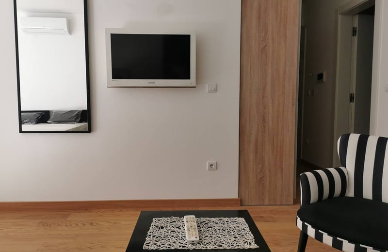 Alquiler de un apartamento tipo estudio, 37 m², frente al parque Tašmajdan, Belgrado, Serbia