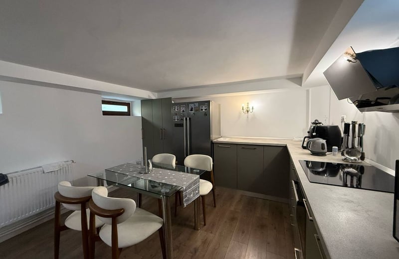 Rent of comfortable 3-room apartment with private entrance 100 m², Faleza Nord, Constanța, Romania