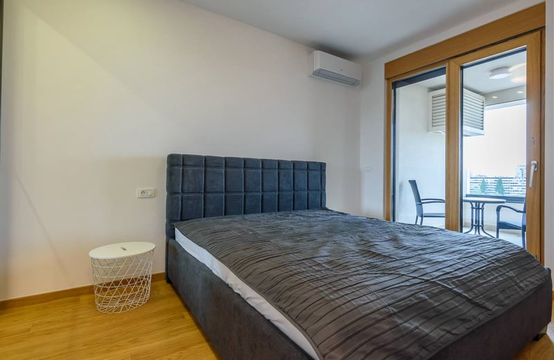 Rent of bright 2-room apartment 54 m² in the premium Wellport residential complex, New Belgrade, Belgrade, Serbia
