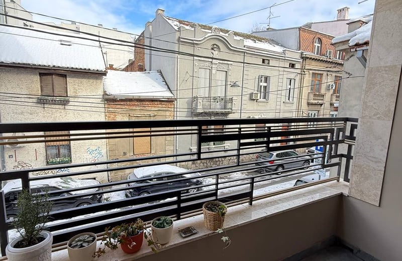 Rent of a 3-room apartment, 75 m², in a premium residential complex in the city center, Belgrade, Serbia