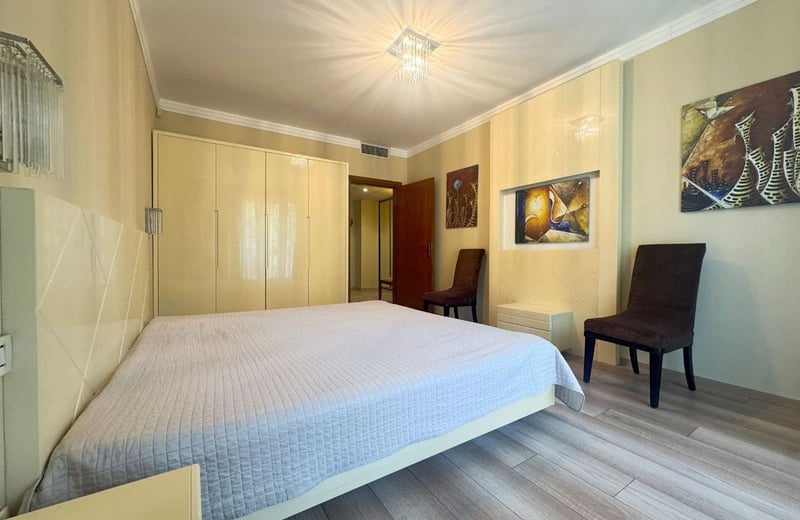 Rent of a bright and spacious 3-room apartment, 100 m², first sea line, St. Constantine and Helena, Varna, Bulgaria