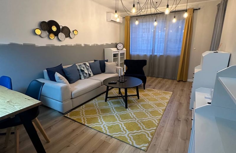 Alquiler de un apartamento amplio y luminoso de 2 habitaciones, 90 m², Varna, Bulgaria