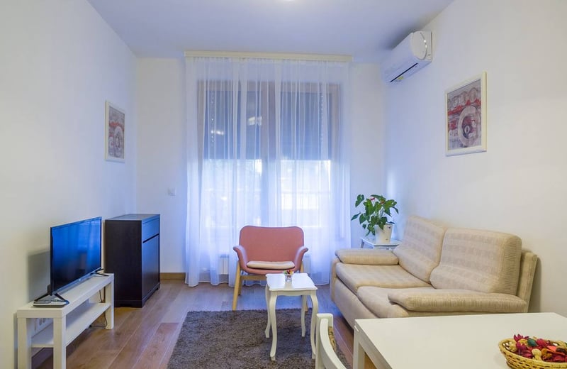 Location d’un appartement chaleureux de 2 pièces, 43 m², en centre-ville, Belgrade, Serbie