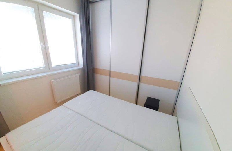 Miete einer möblierten Zweizimmerwohnung mit Balkon, 34 m², Bratislava, Slowakei
