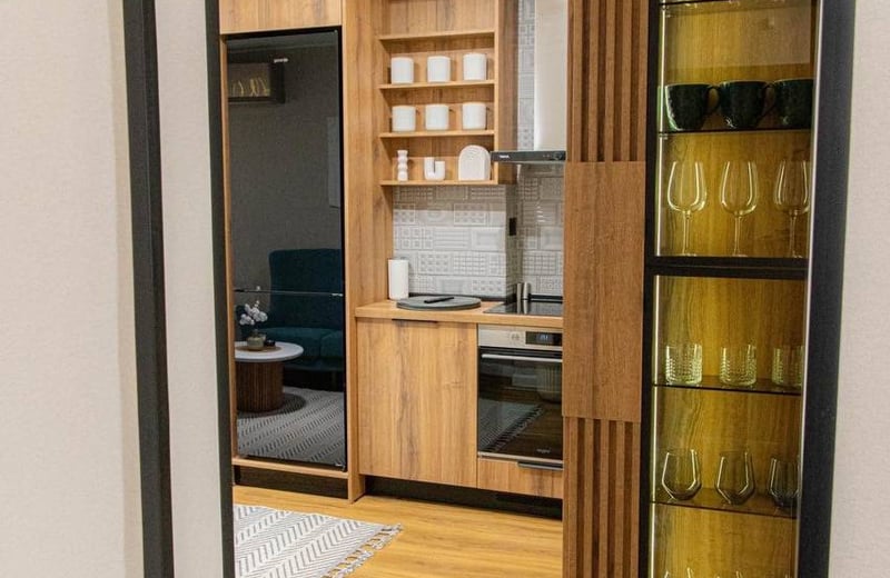 Rent of a luxury 4-room apartment with designer renovation in the city center, 107 m², Varna, Bulgaria