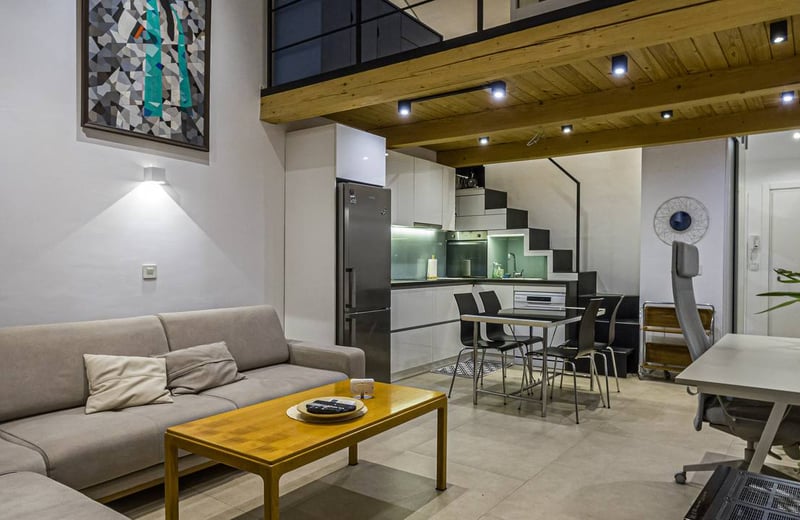 Аренда меблированной двухэтажной трёхкомнатной квартиры, 80 м², район Дединье, Белград, Сербия