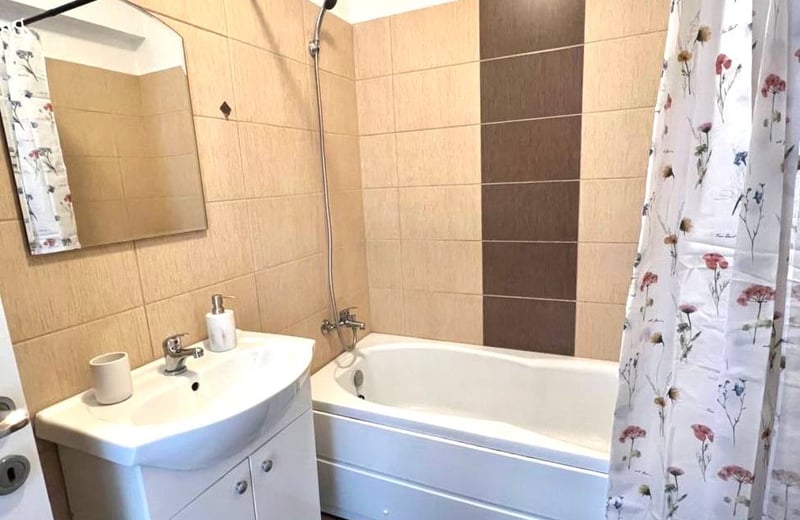 Alquiler de apartamento acogedor de una habitación, 34 m², Sector 6, Bucarest, Rumanía