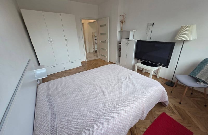 Rent of a bright, cozy three-room apartment in the city center, Burgas, Bulgaria