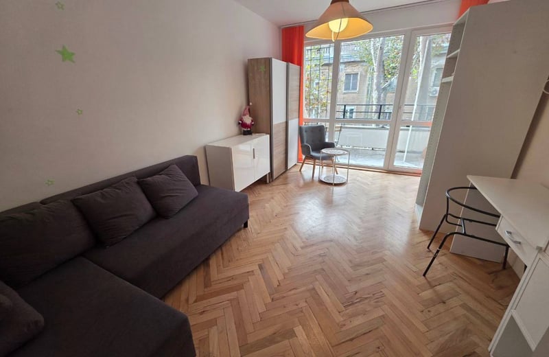 Rent of a bright, cozy three-room apartment in the city center, Burgas, Bulgaria