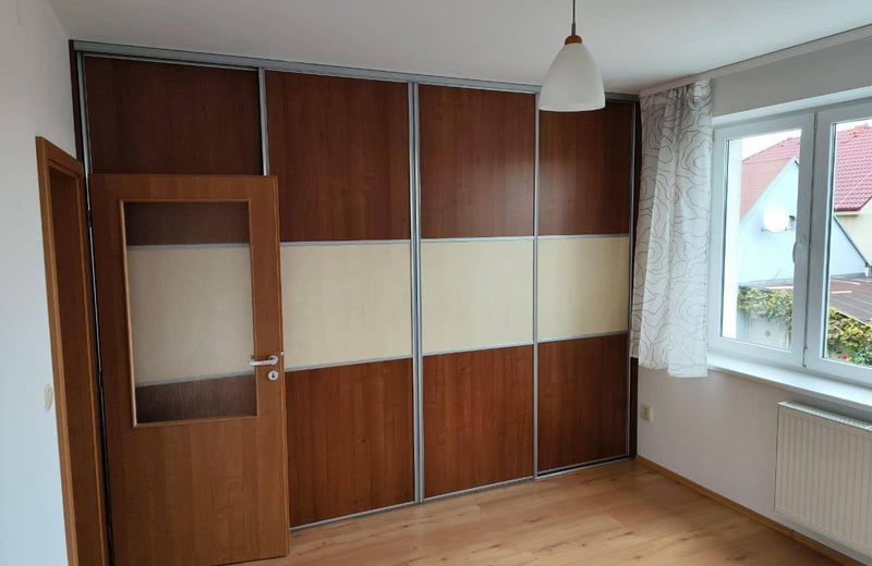 Location d’un appartement ensoleillé de quatre pièces, Podunajské Biskupice, Bratislava, Slovaquie