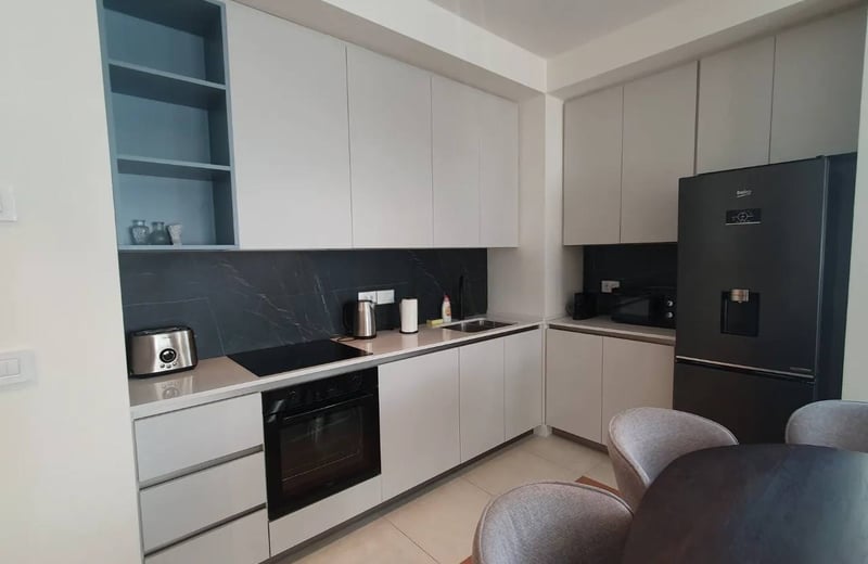 Alquiler de apartamento luminoso de tres habitaciones en el complejo residencial premium BW Quartet 2, 83 m², Belgrado, Serbia