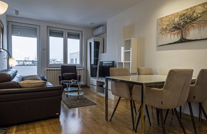 Аренда двухкомнатной квартиры рядом с рынком, 42 м², Врачар, Белград, Сербия