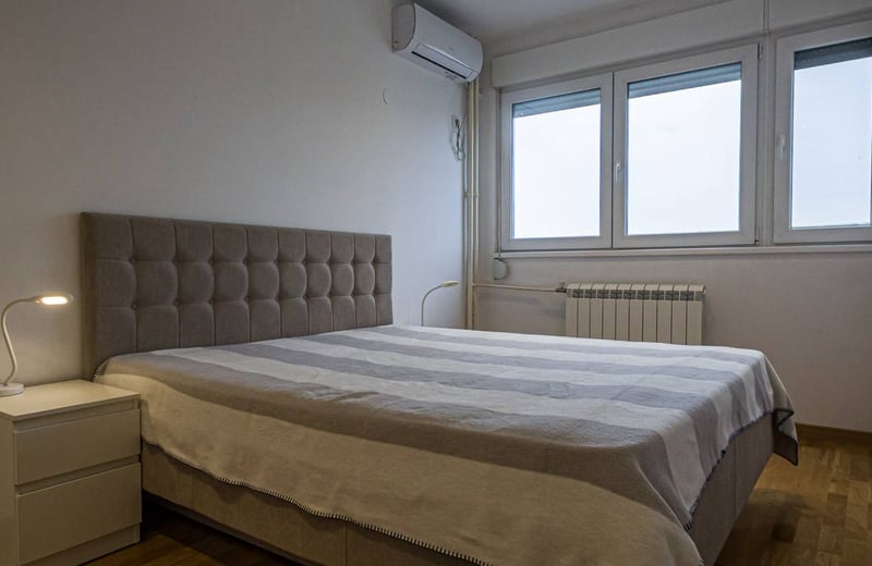 Аренда двухкомнатной квартиры рядом с рынком, 42 м², Врачар, Белград, Сербия