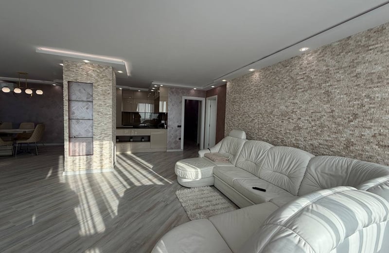 Rent of a spacious two-room apartment, 120 m², Varna, Briz, Bulgaria