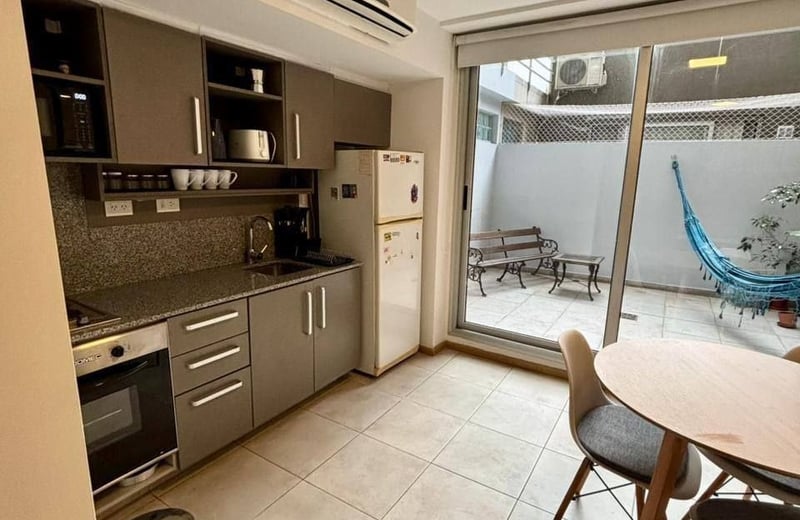 Alquiler de un estudio con patio, 50 m², Buenos Aires, Belgrano, Argentina