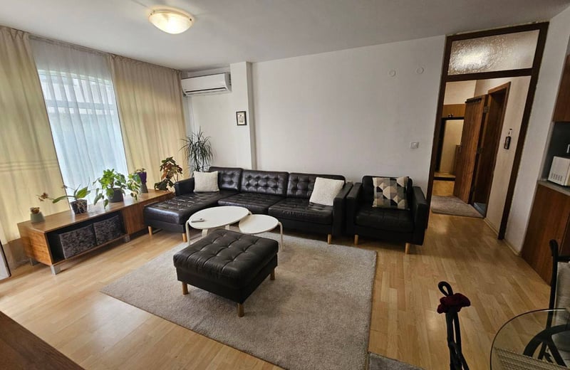 Alquiler de un apartamento de dos habitaciones cerca del mar, Burgas, Sarafovo, Bulgaria