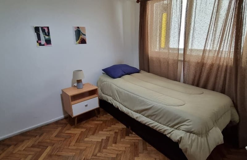 Alquiler de un apartamento amueblado de tres habitaciones, Buenos Aires, Monserrat, Argentina