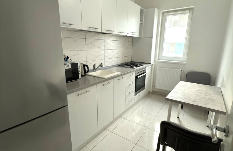 Miete einer hellen Zweizimmerwohnung, Bukarest, Sektor 6, Rumänien