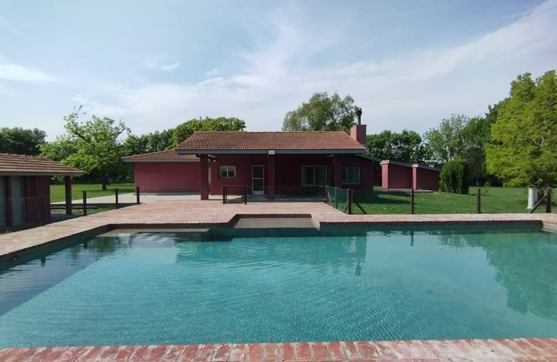 Rent of a house on a farm with a pool near Buenos Aires, Argentina