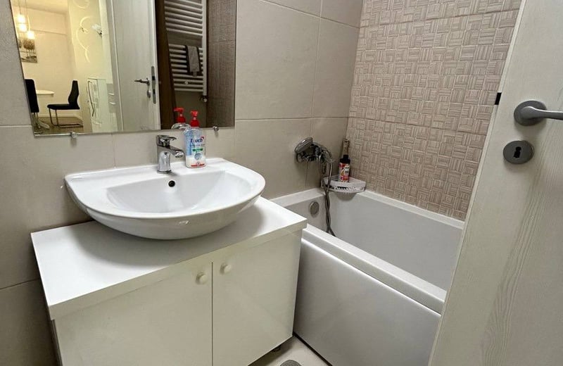 Rent of a furnished two-room apartment, 50 m², in a new building, Bucharest, Sector 3, Romania