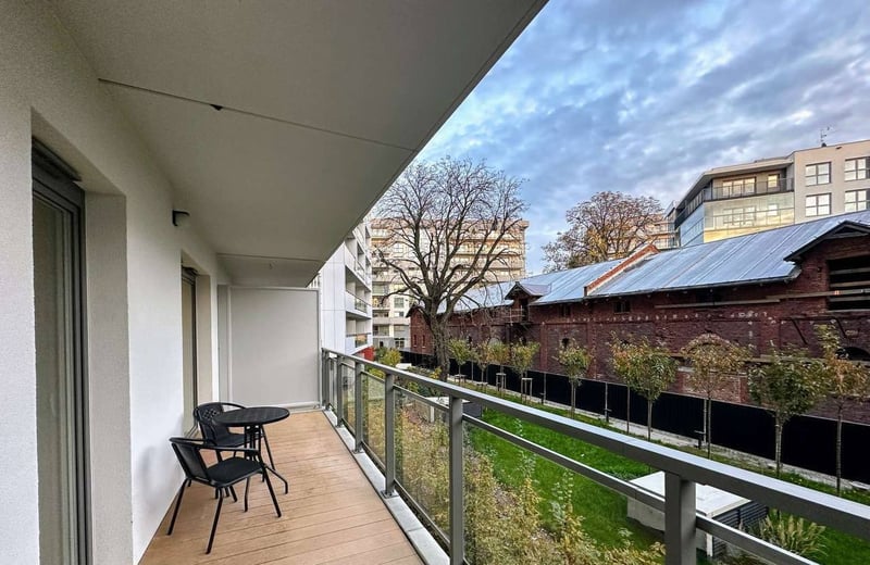 Miete einer modernen Dreizimmerwohnung mit 50 m² im Stadtteil Nadodrze, Breslau, Polen