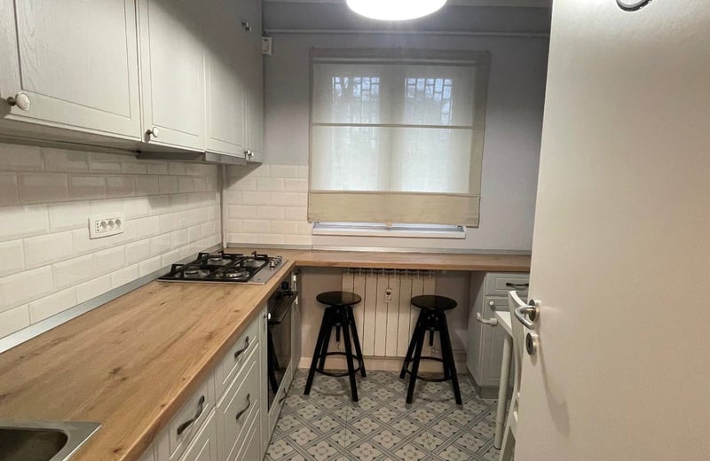 Rent of an excellent two-room apartment with a balcony, Sector 6, Bucharest, Romania