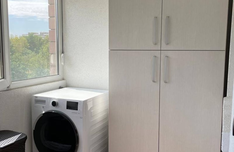 Rent of a three-room apartment, 72 m², near the park and the riverfront, New Belgrade, Belgrade, Serbia