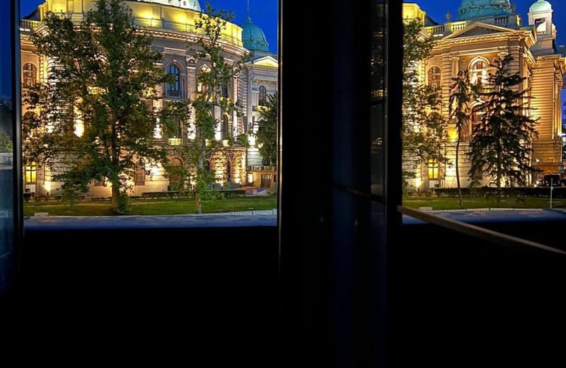 Miete einer geräumigen Dreizimmerwohnung mit 100 m² im Stadtzentrum, Belgrad, Serbien